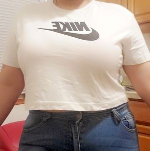 Cropped Nike Top